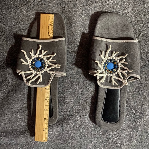NWOT Gray with Blue & White Sun Design Flat Sandals Size 43 - Picture 4 of 5